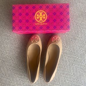 Tory Burch size 8 flats BRAND NEW & NEVER WORN